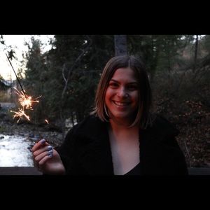 Meet your Posher, Claire